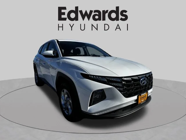 Used 2024 White Hyundai SE image 3