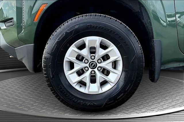 Used 2024 Green Nissan SV image 33