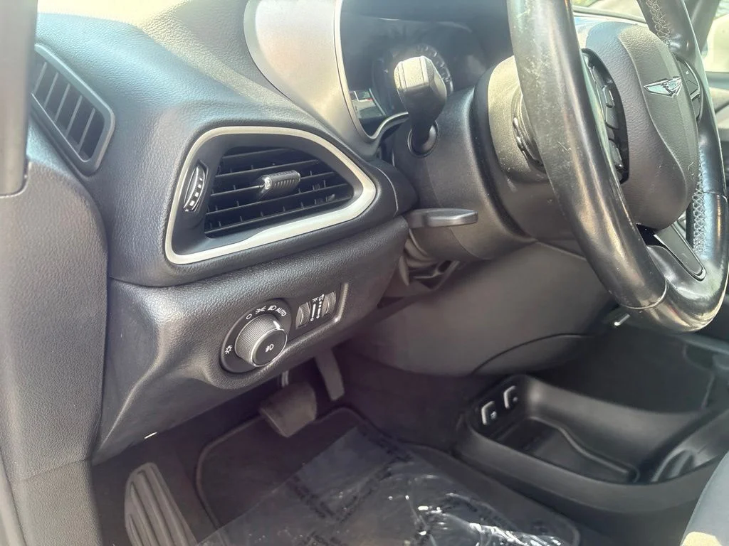 Used 2020 White Chrysler Touring image 42