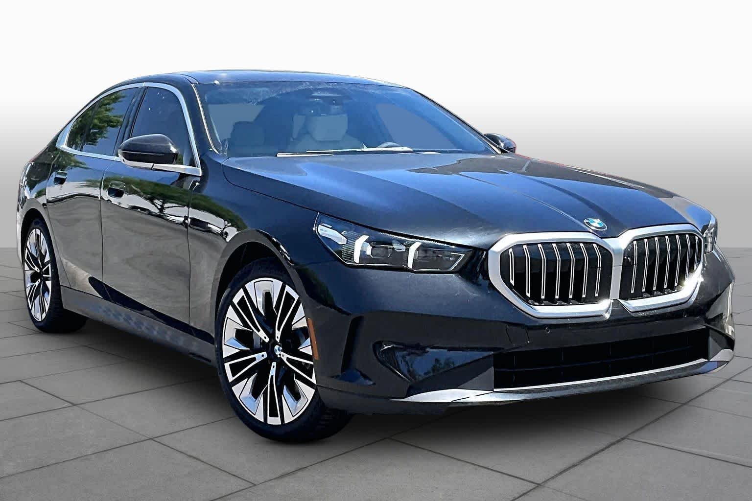 New 2026 Black Sapphire Metallic BMW 530i xDrive image 2