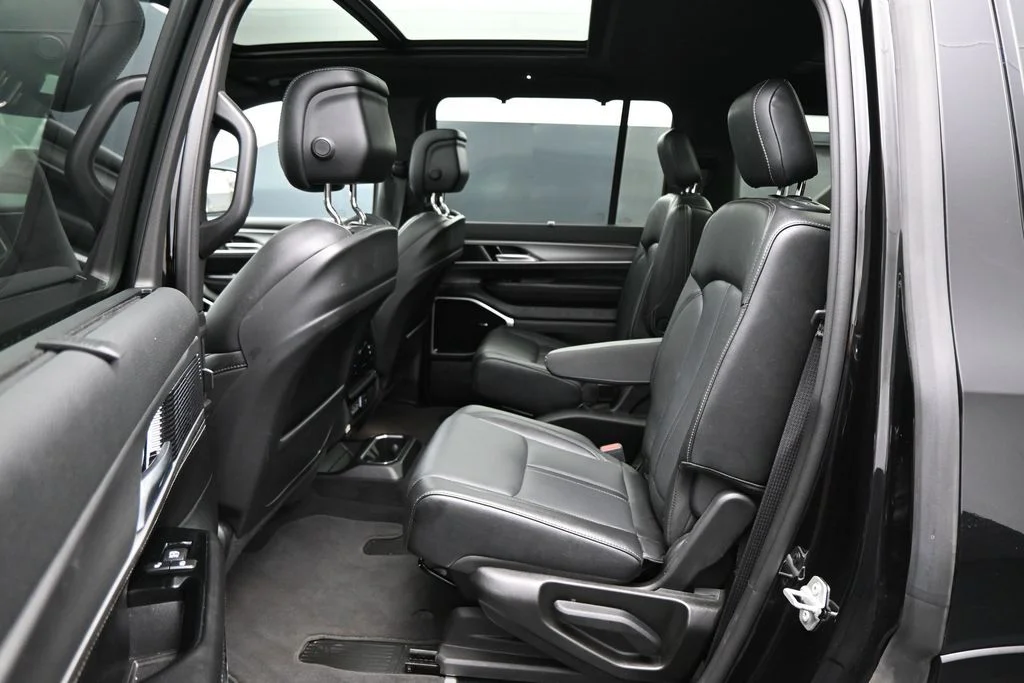 Used 2025 Black Jeep Series III image 26