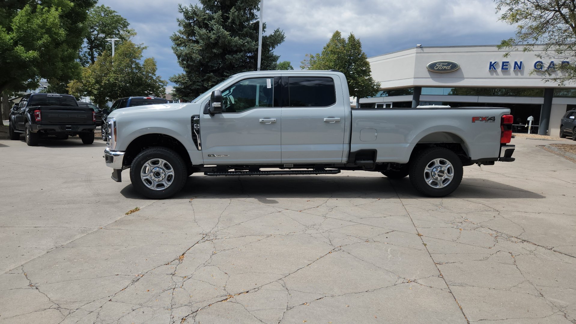 New 2026 Avalanche Ford XLT image 4