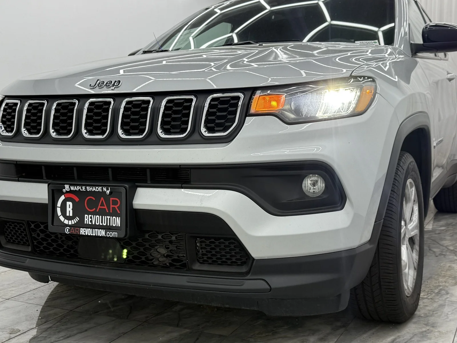 Used 2024 Silver Zynith Metallic Clearcoat Jeep Latitude 4X4 image 43