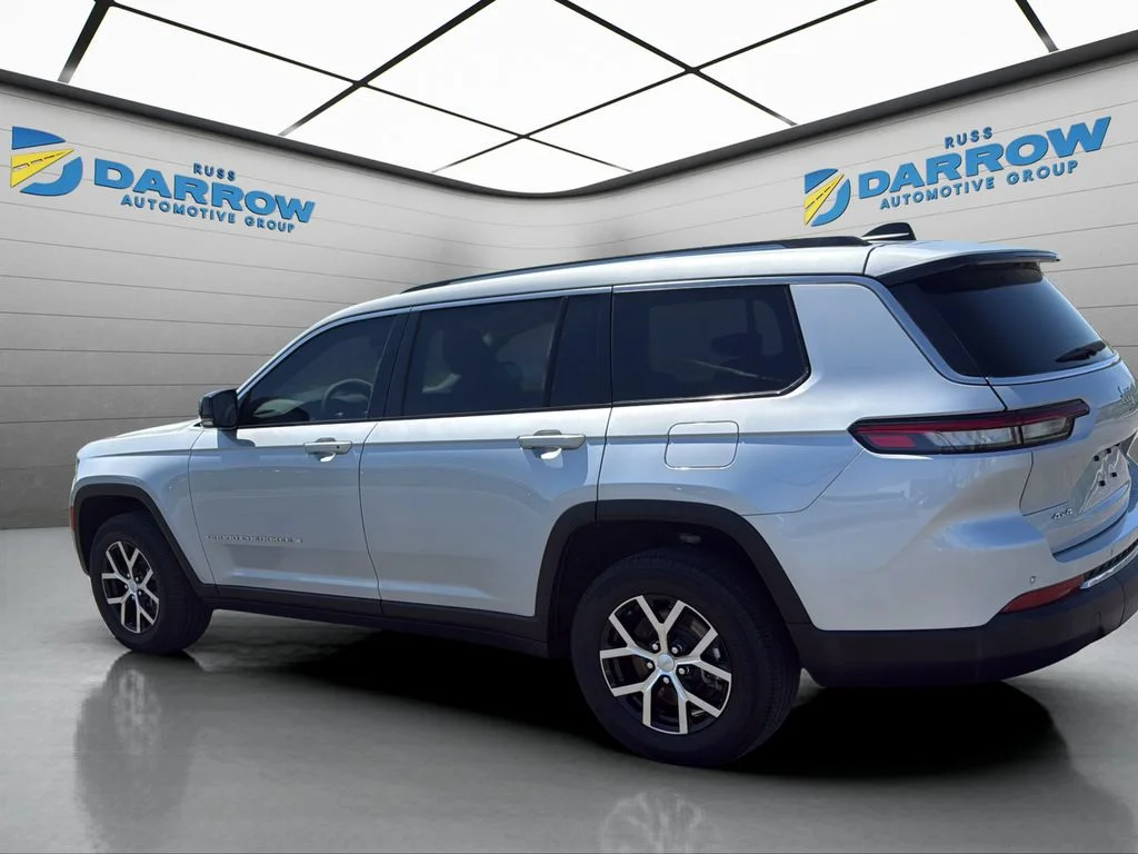 Certified Used 2023 Silver Jeep Limited image 3