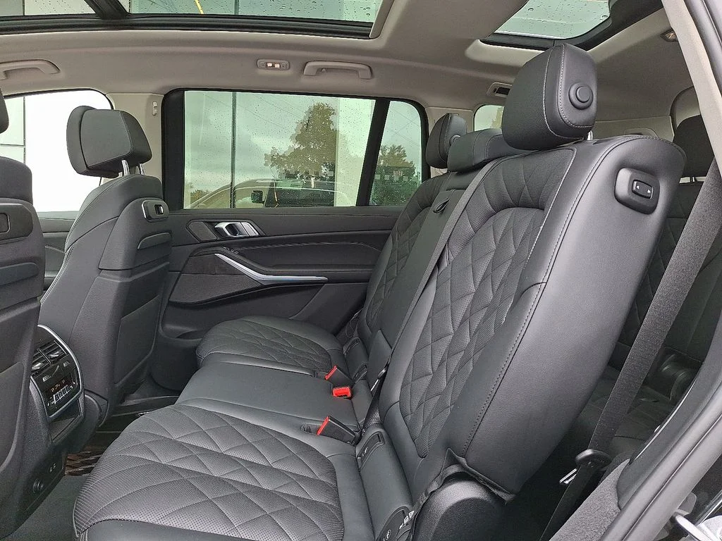 2024 BMW X7 40i - Photo 11