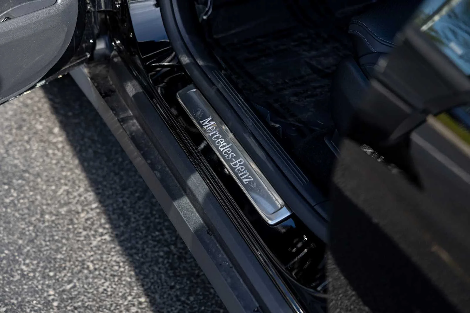 New 2026 BLACK Mercedes-Benz GLC 300 image 12