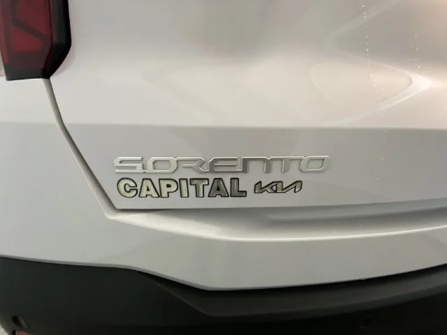 Used 2026 White Kia S image 28