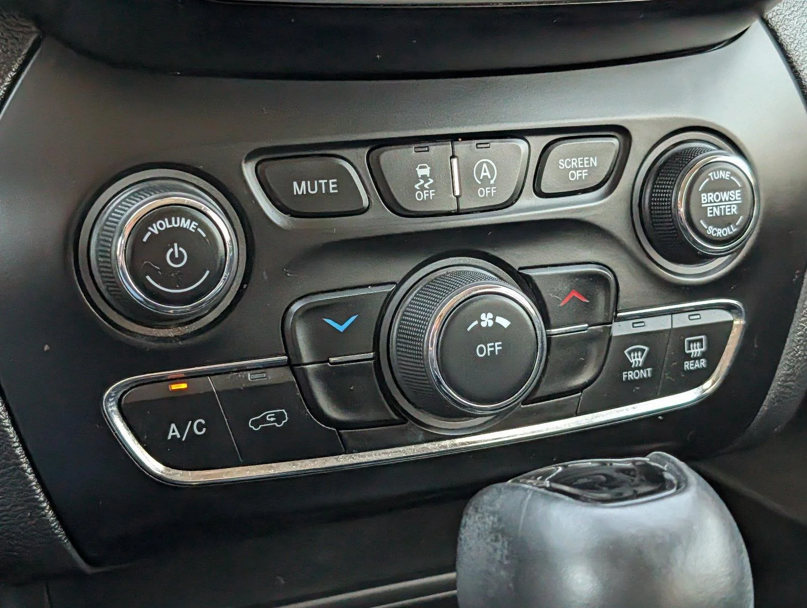 Used 2021 Bright White Clearcoat Jeep Altitude image 18