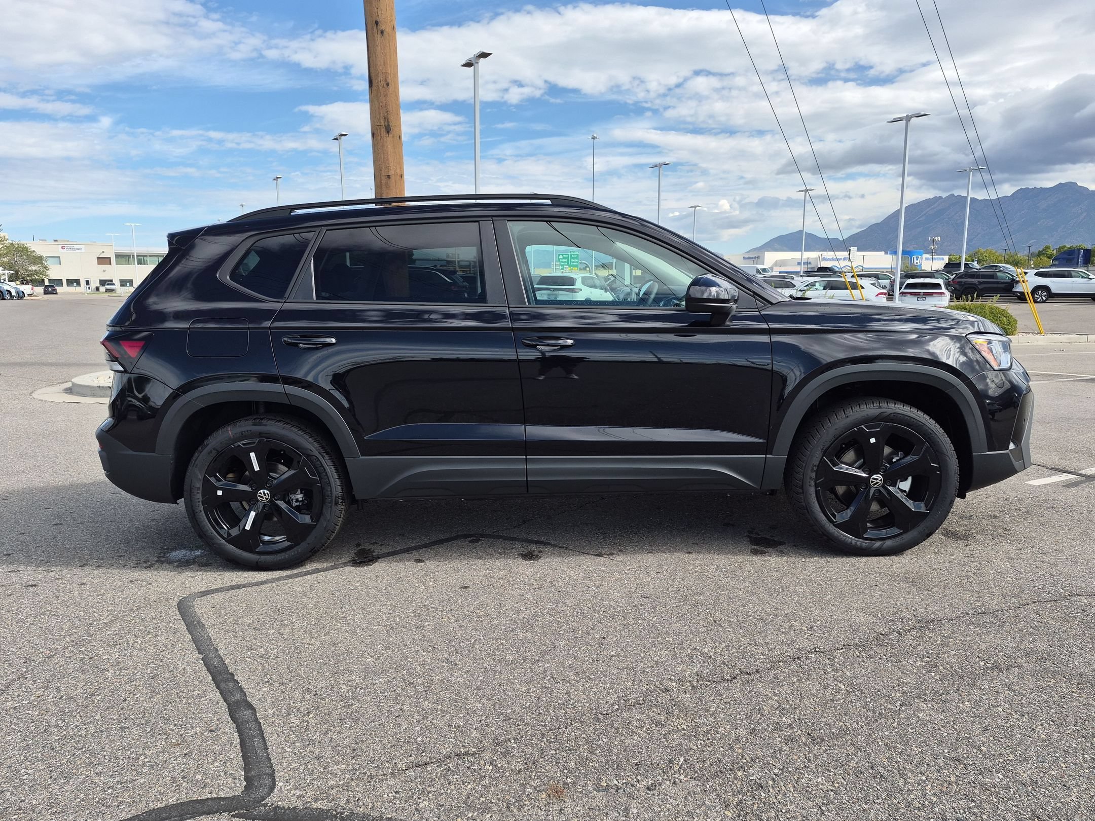New 2026 Deep Black Pearl Volkswagen SE Black image 2