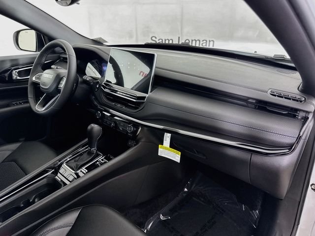New 2026 Bright White Clearcoat Jeep Latitude image 26