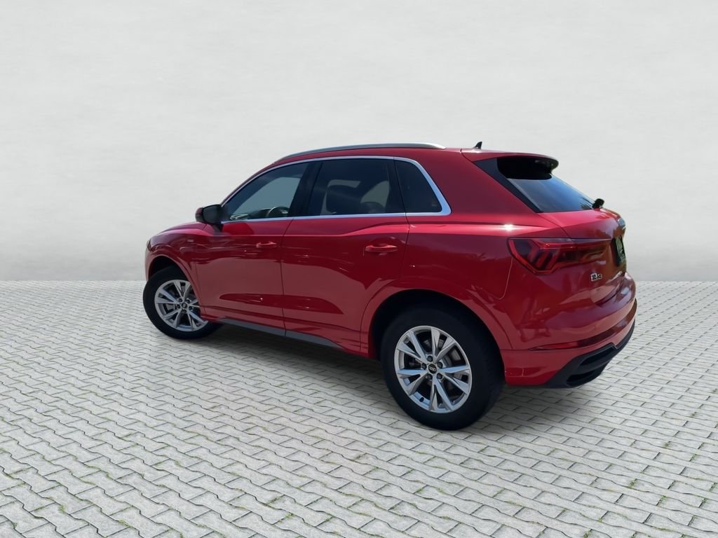 Used 2025  Audi Premium image 6