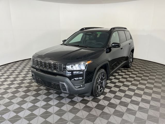 New 2026 Diamond Black Crystal Pearl-Coat Exterior Paint Jeep Limited image 2