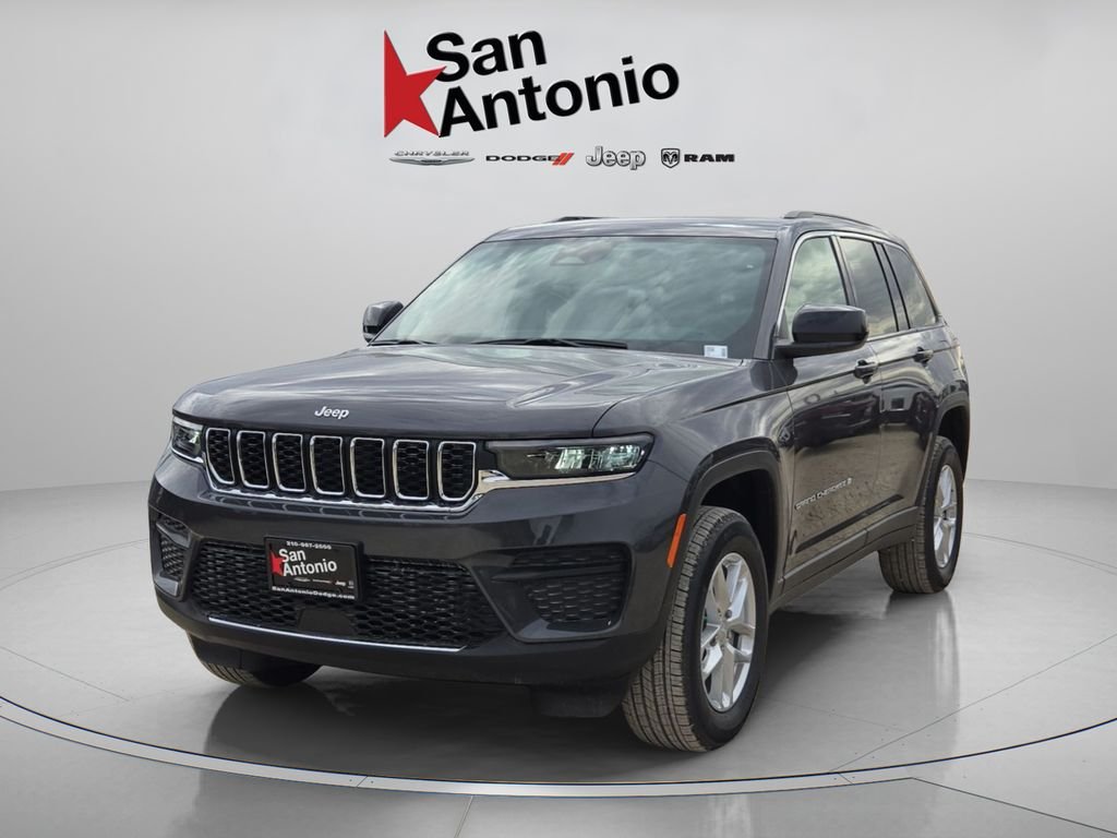 New 2025 Baltic Gray Metallic Clear-Coat Exterior Paint Jeep Laredo X image 6