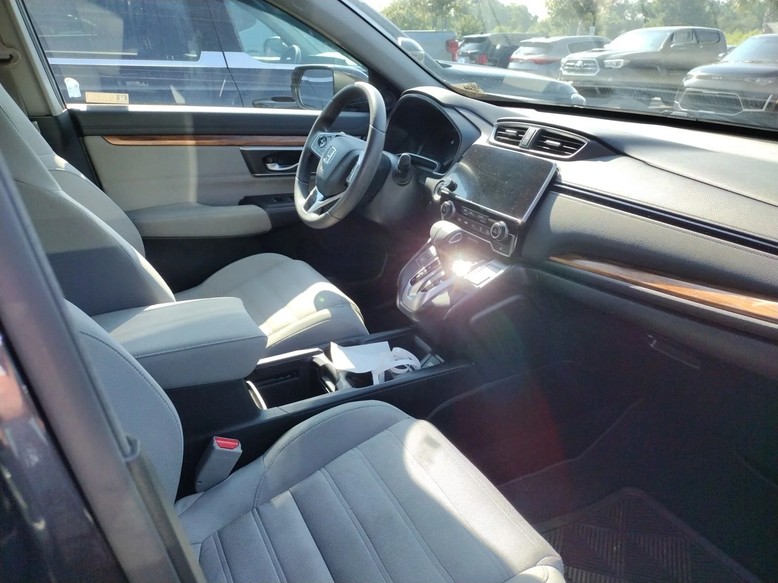 Used 2019  Honda EX image 2