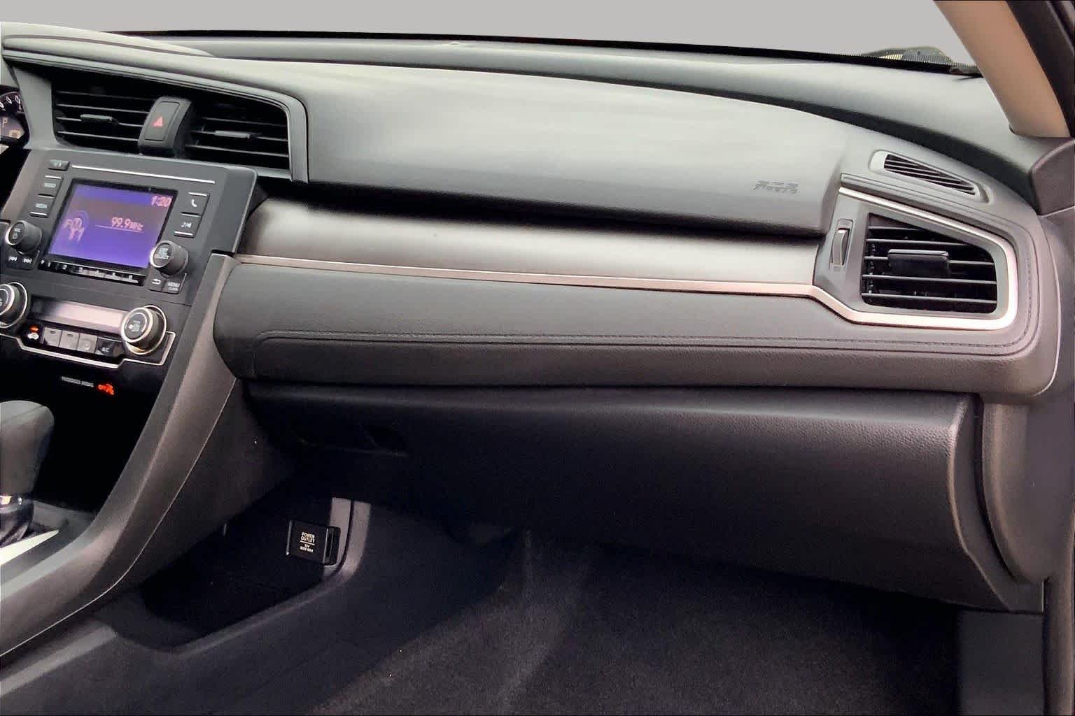 Used 2016  Honda LX image 18