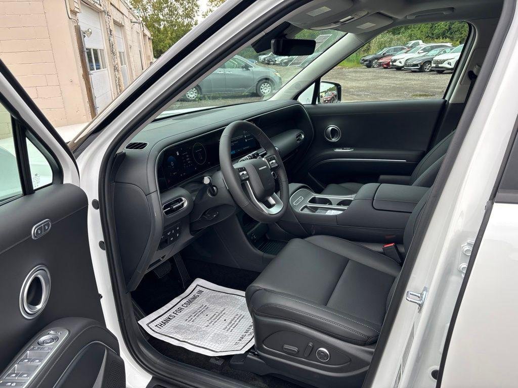 New 2027 White Hyundai SEL Premium AWD image 11