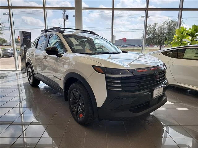 New 2027 YFQ Aspen Whit Nissan SV All-Wheel Drive image 3