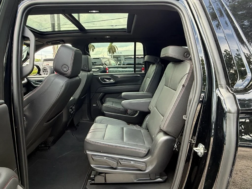 Used 2023 BLACK Chevrolet RST image 11