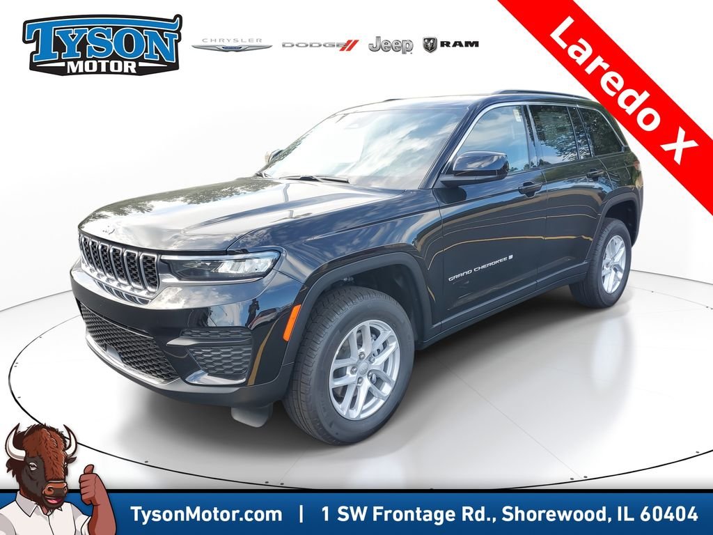 New 2025 Diamond Black Crystal Pearl-Coat Exterior Paint Jeep Laredo X image 2