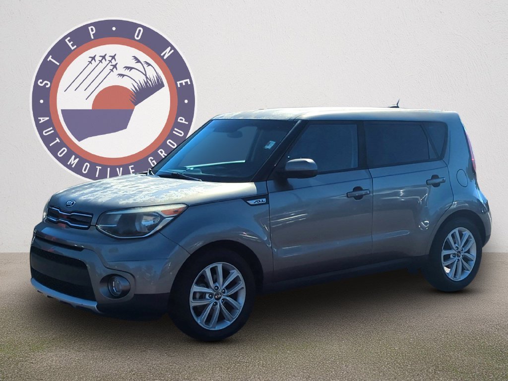 Used 2017 Gray Kia Plus image 2