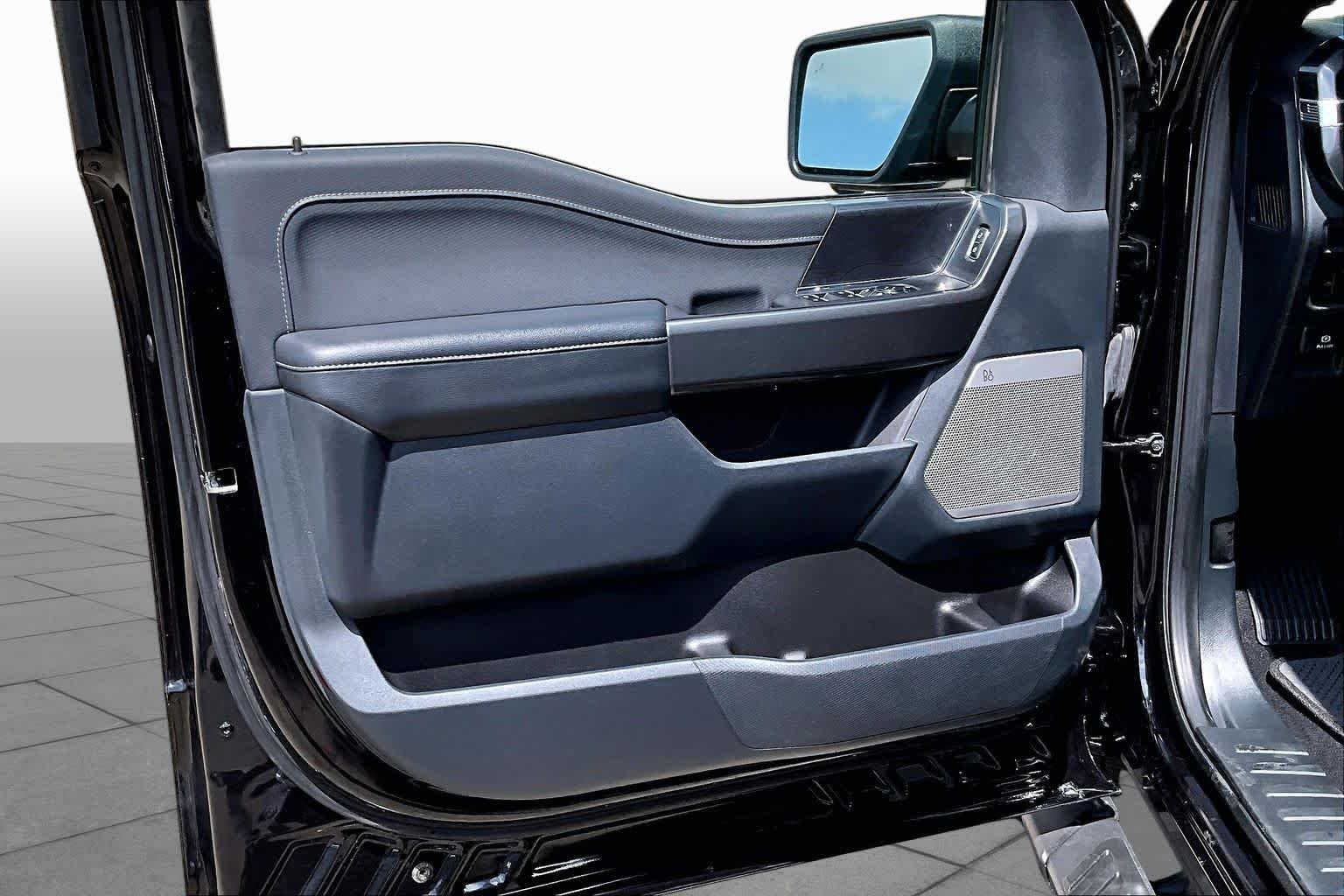 Used 2023 Agate Black Metallic Ford XLT image 22