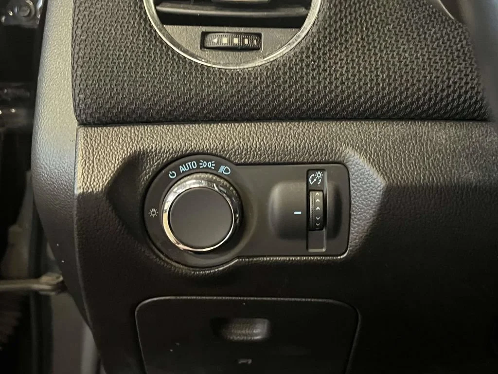 Used 2014 BLACK GRANITE METALLIC Chevrolet 1LT image 24
