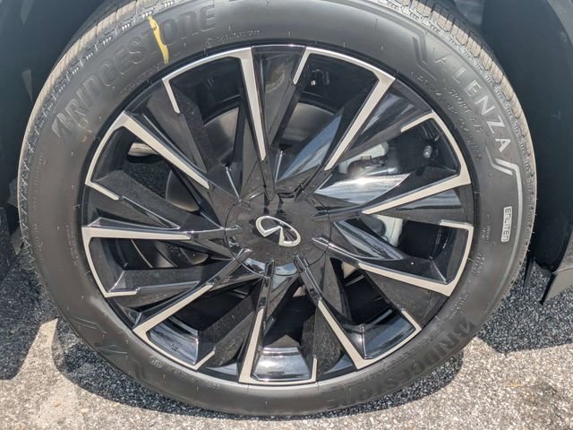 New 2027 2T RAD WHT INFINITI Autograph AWD image 11