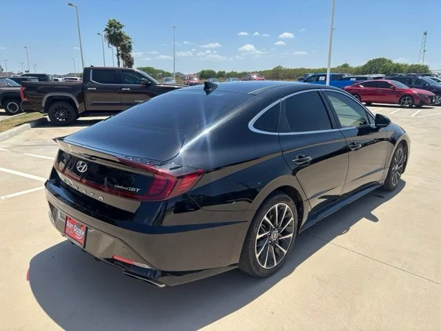 Used 2023 Black Hyundai Limited image 6