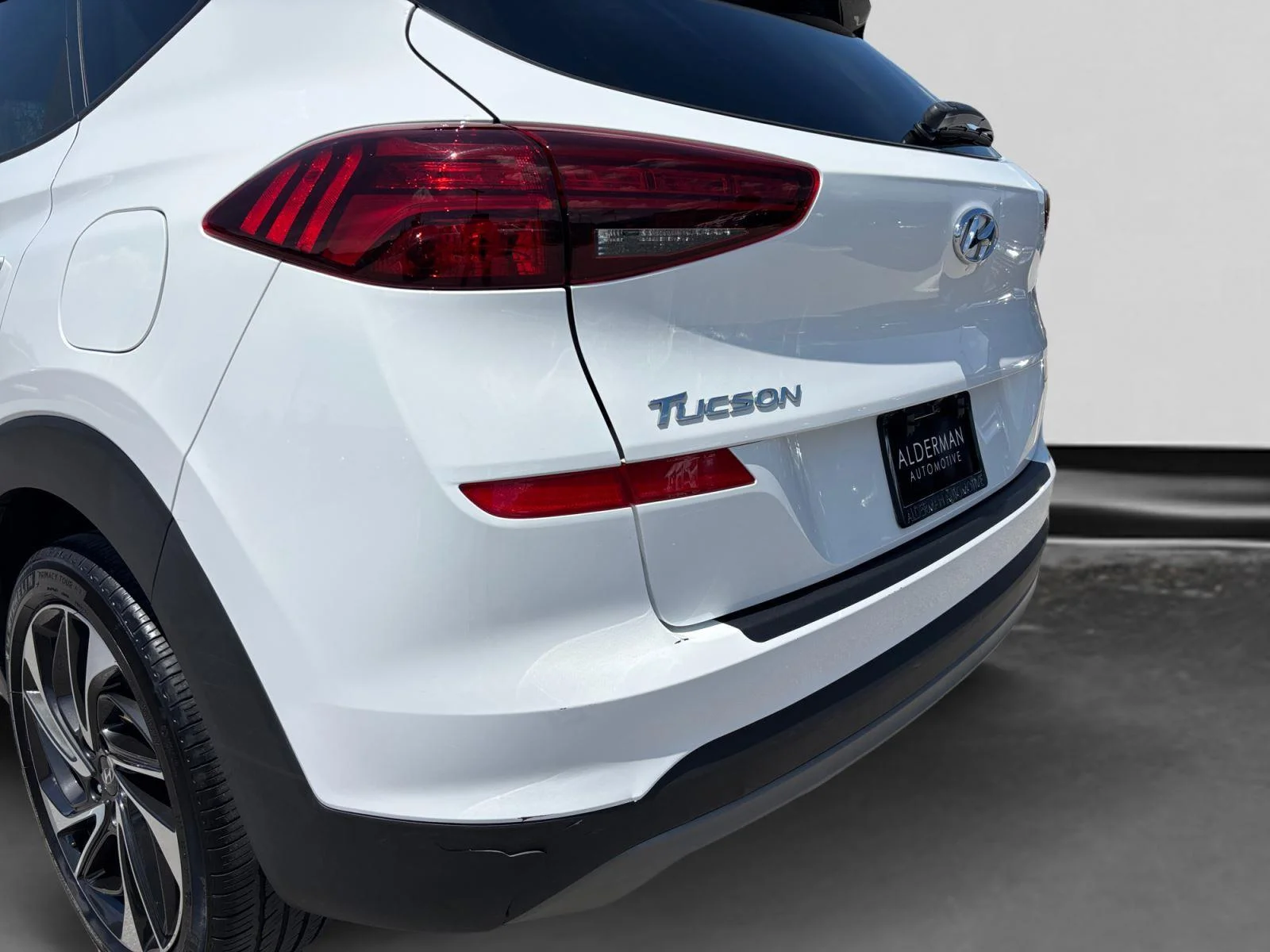 Used 2019 Dazzling White Hyundai Sport image 57