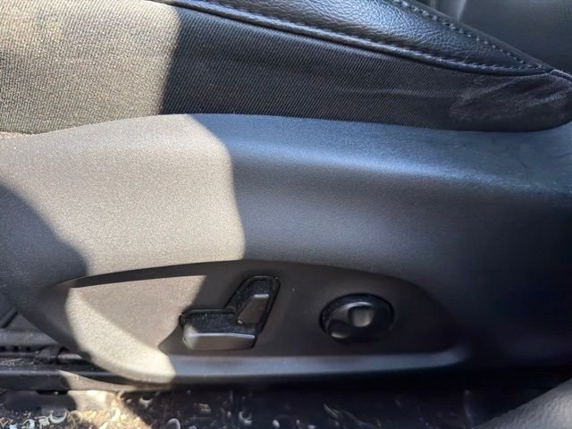 Used 2018 Blue Jeep Limited image 12