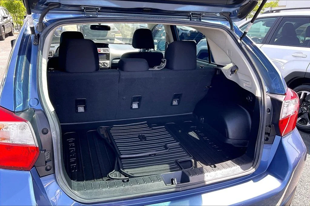 Used 2017 Blue Subaru 2.0i image 24