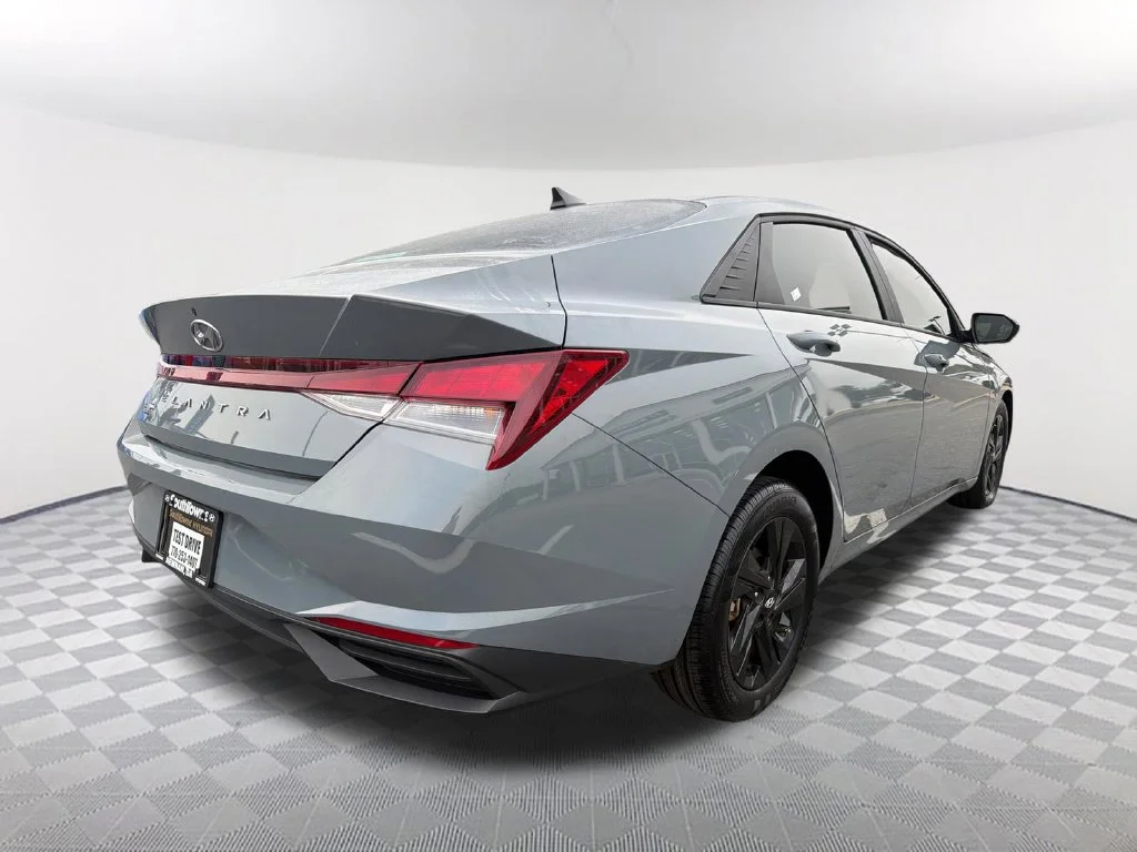 Used 2023 Gray Hyundai SEL image 5