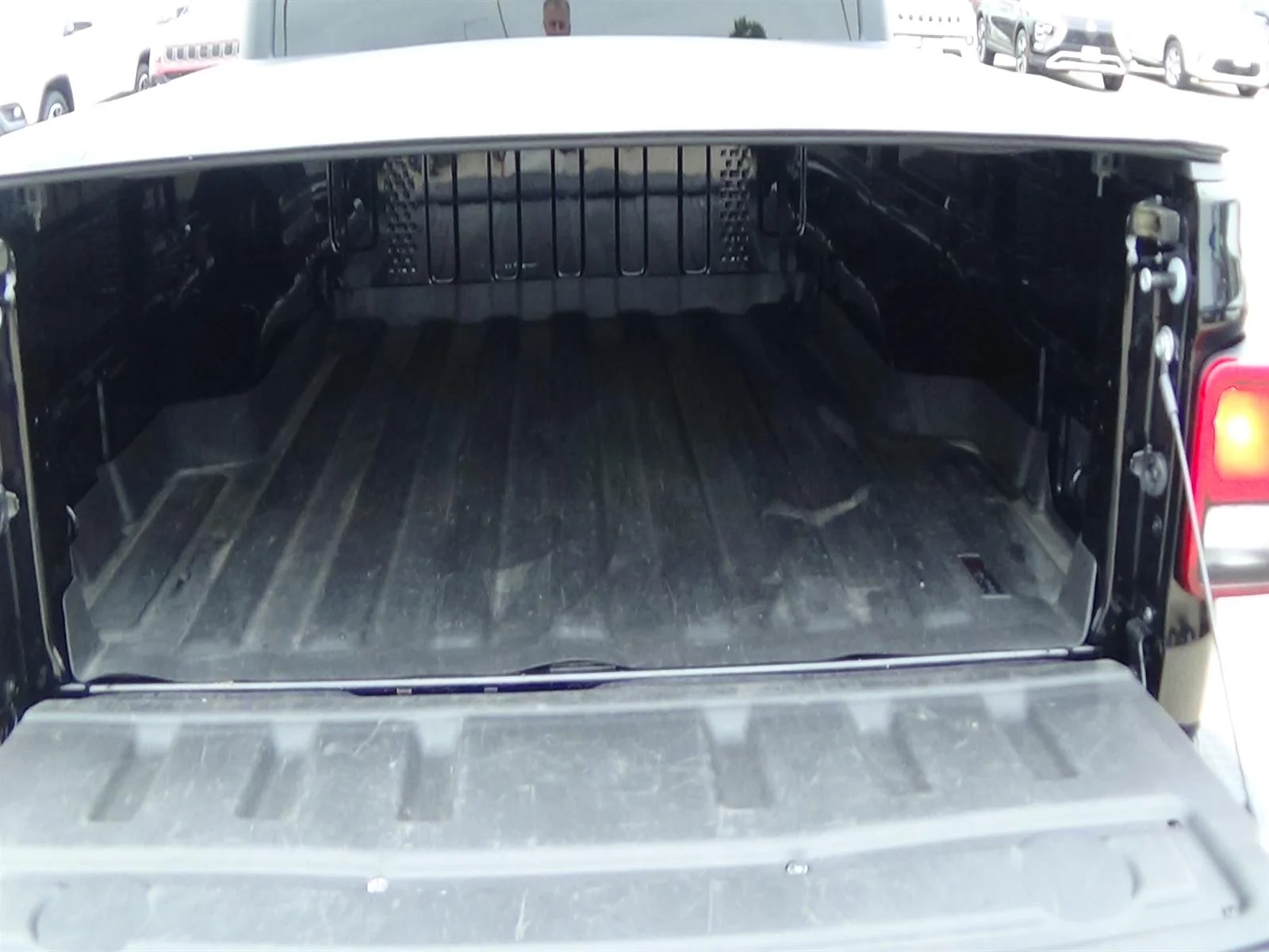 Used 2022 Black Clear Coat (px8) Jeep Overland image 11