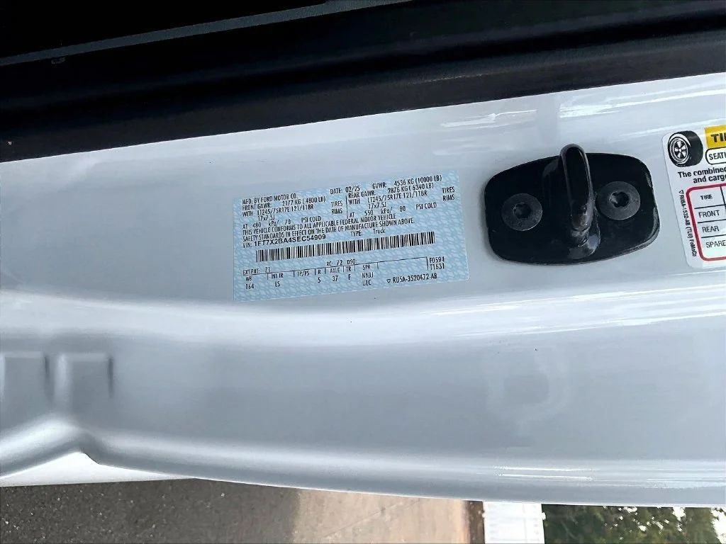 Used 2025 Oxford White Ford XL image 18