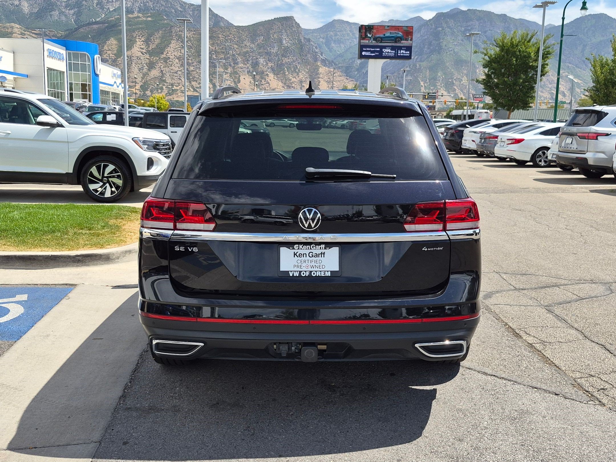 Used 2023 Deep Black Volkswagen 3.6L V6 SE w/Technology image 4