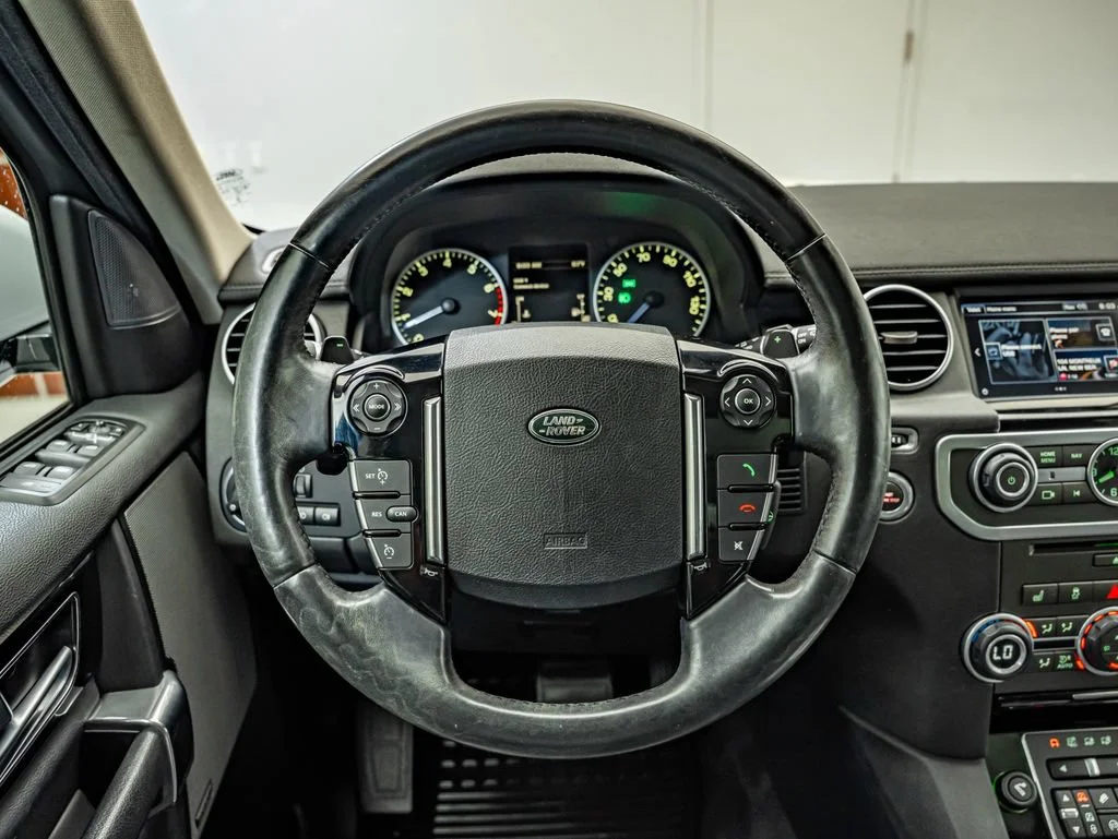 Used 2016 White Land Rover HSE image 22