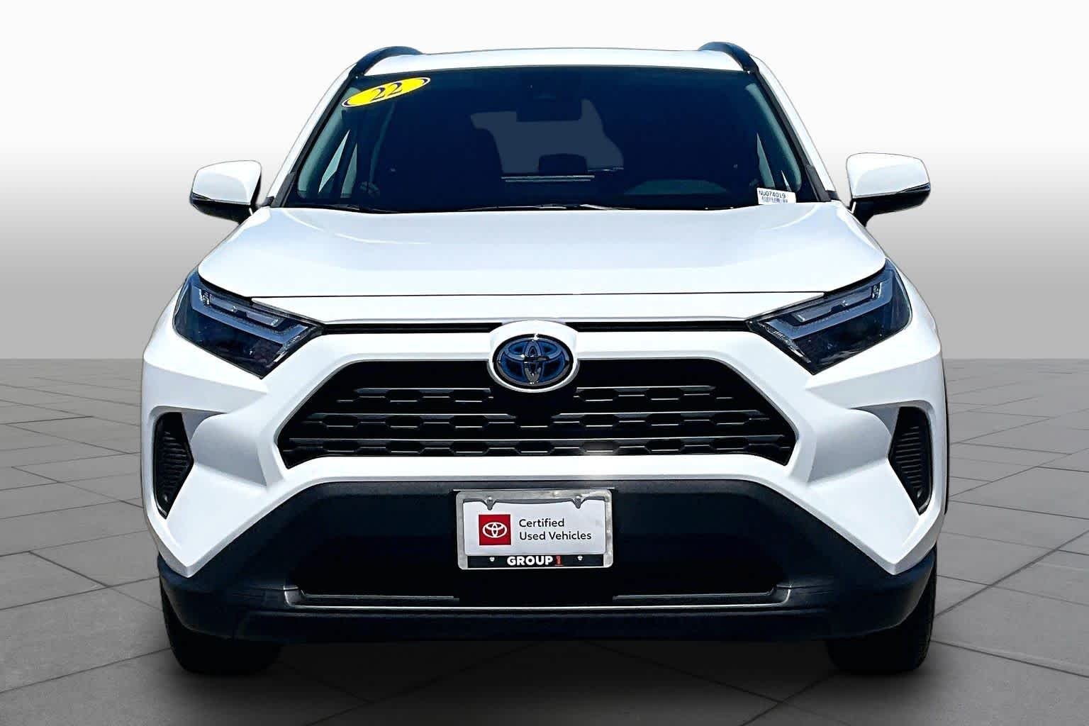 Used 2022 White Toyota Hybrid XLE image 3