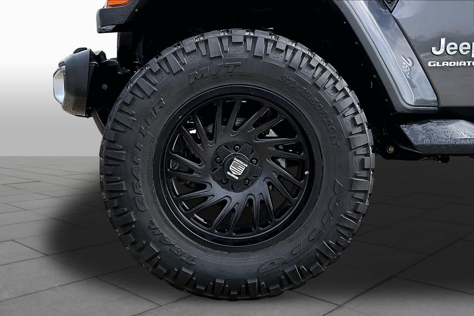 Used 2021 Granite Crystal Metallic Clearcoat Jeep Overland image 11