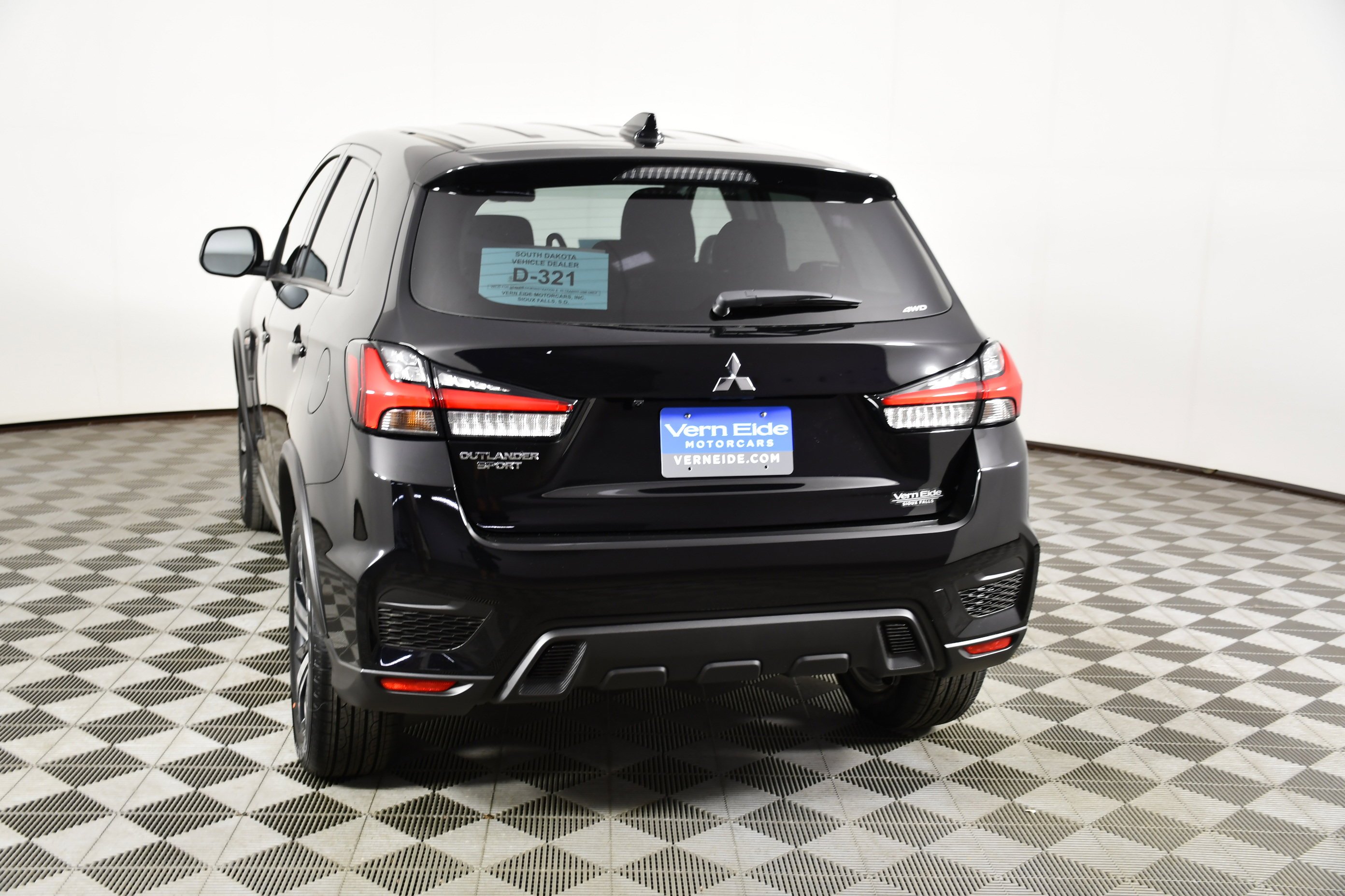 New 2026 Labrador Black Pearl Mitsubishi ES image 7