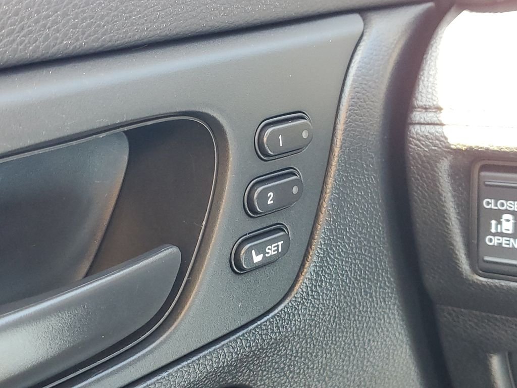 2025 Honda Odyssey EX-L - Photo 19
