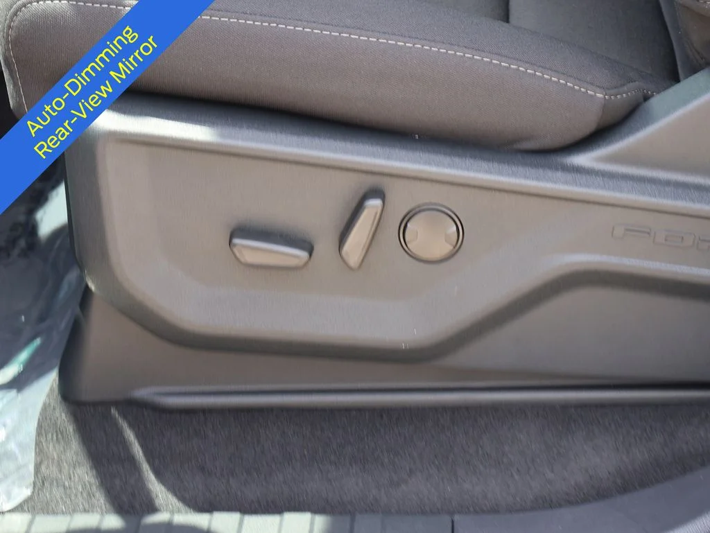 New 2026 Oxford White Ford XLT image 24
