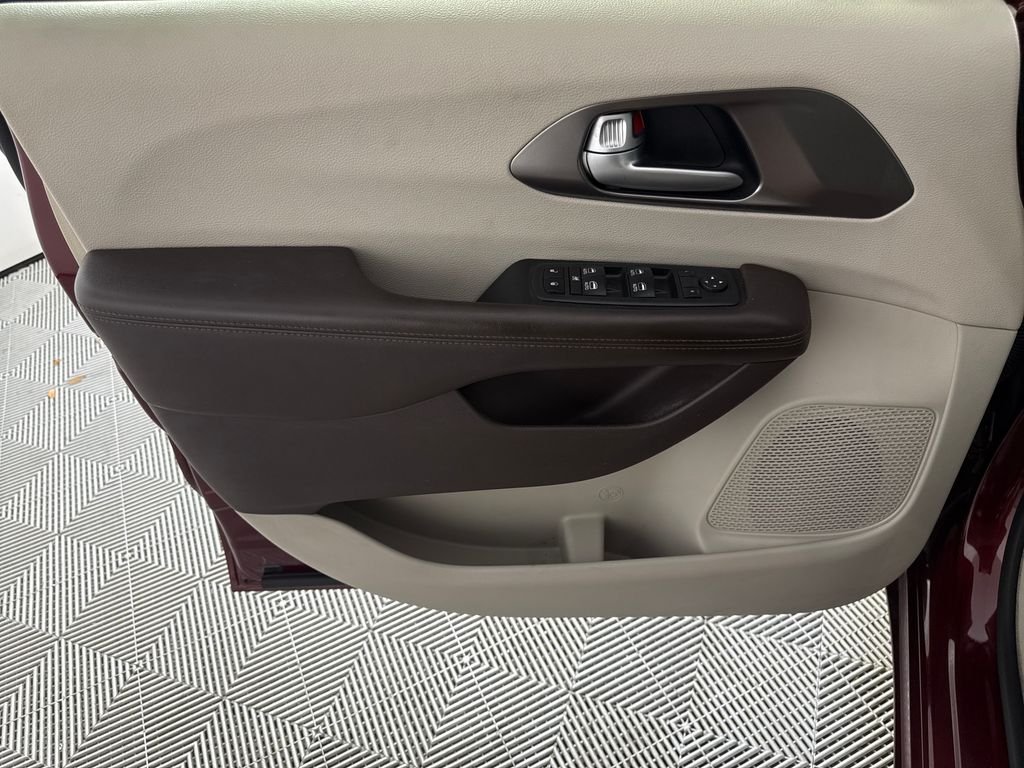 2018 Chrysler Pacifica Touring L Plus - Photo 10