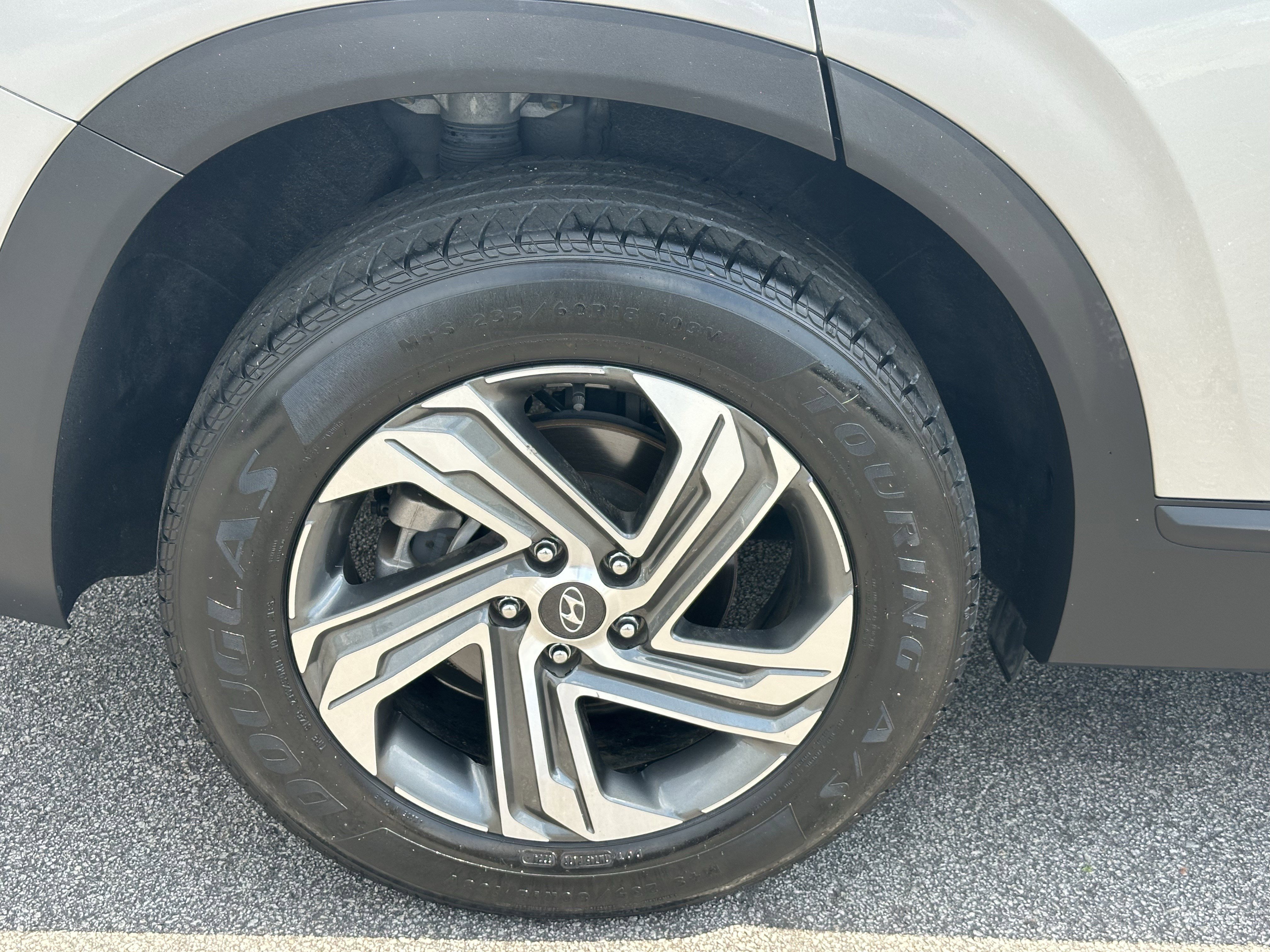 Used 2023 Shimmering Silver Hyundai SEL image 17