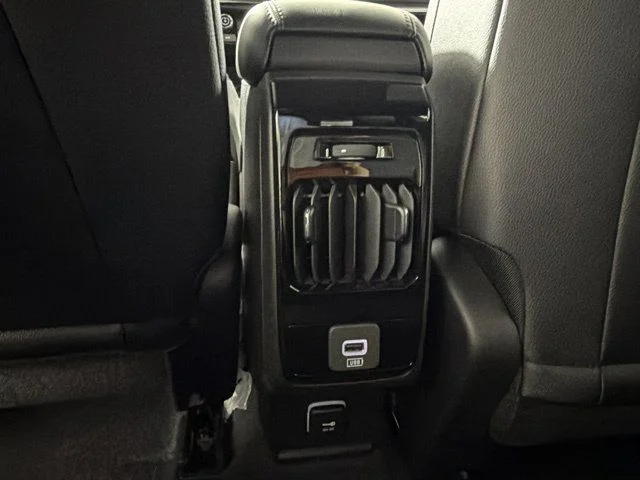 New 2026 White Jeep Latitude image 24