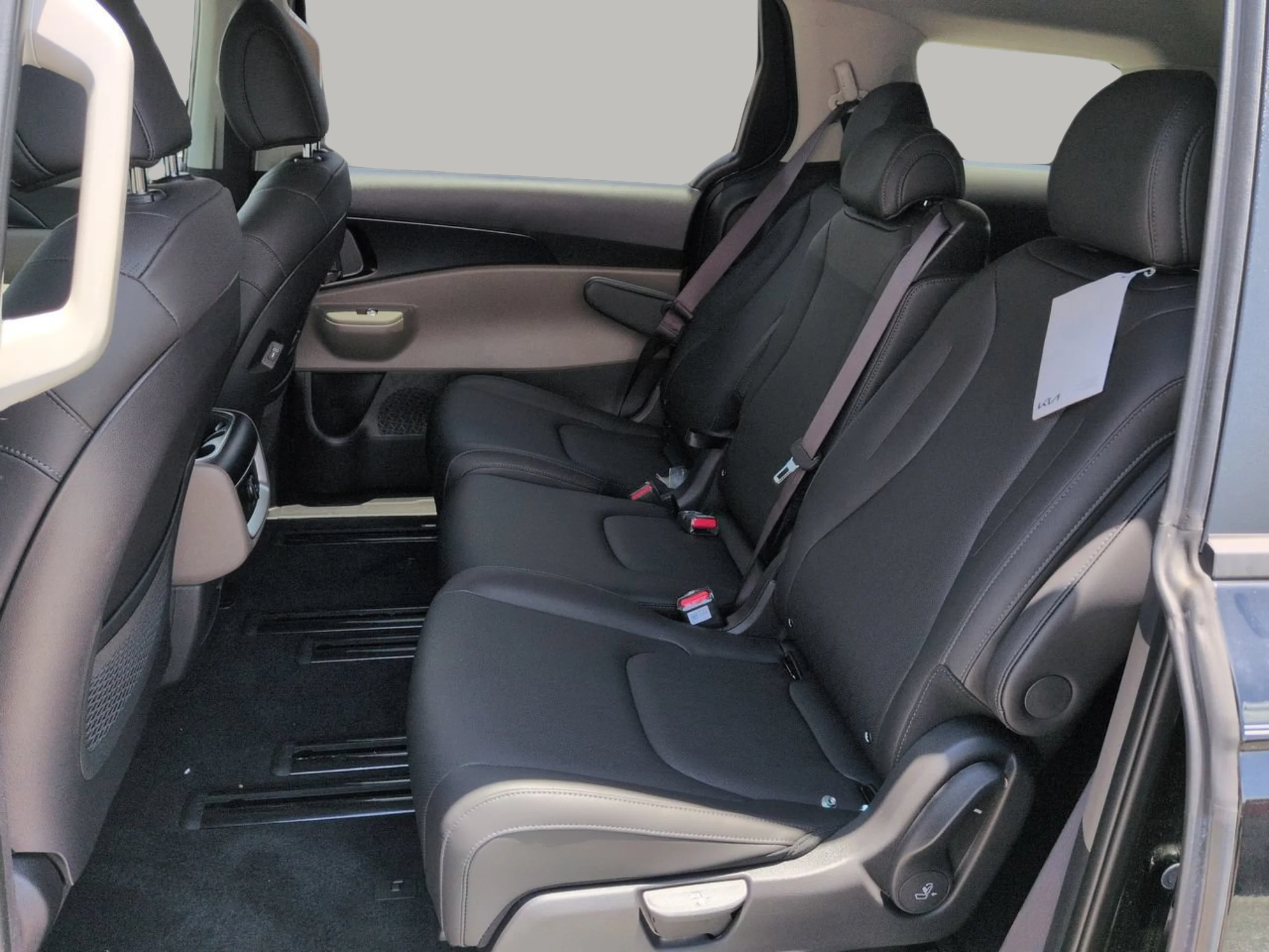 2026 Kia Carnival LXS - Photo 18