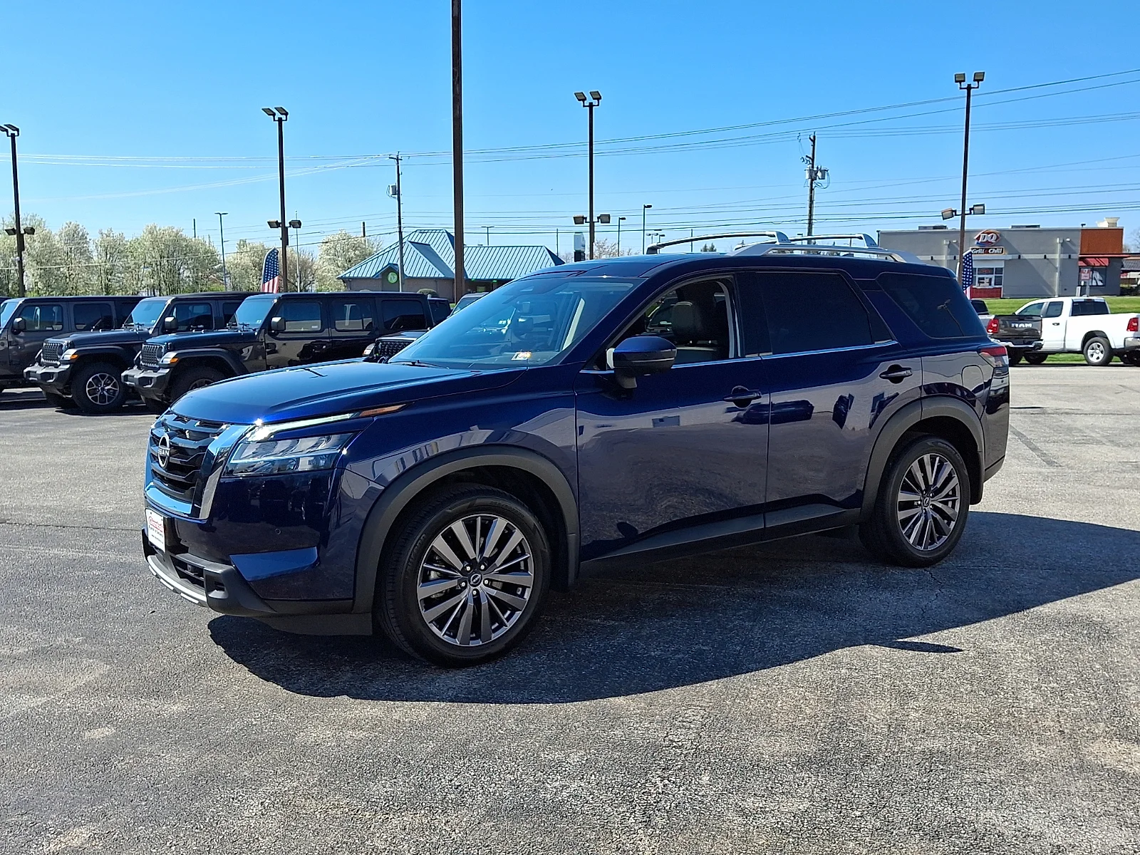 Used 2023 Blue Nissan SL image 6