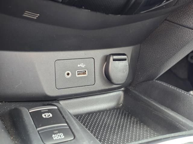 Used 2019  Nissan SL image 32