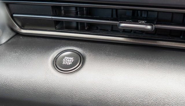 Used 2025 Gray Hyundai SEL Sport image 25