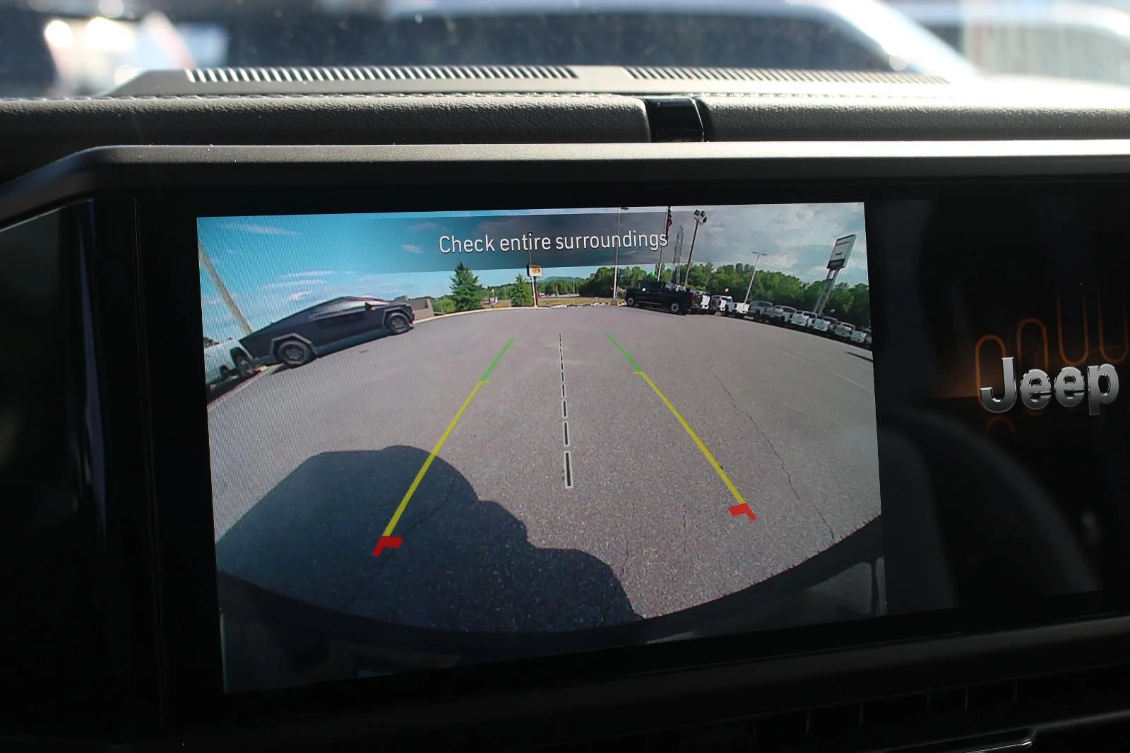 Used 2024 Grey Jeep Sahara image 22