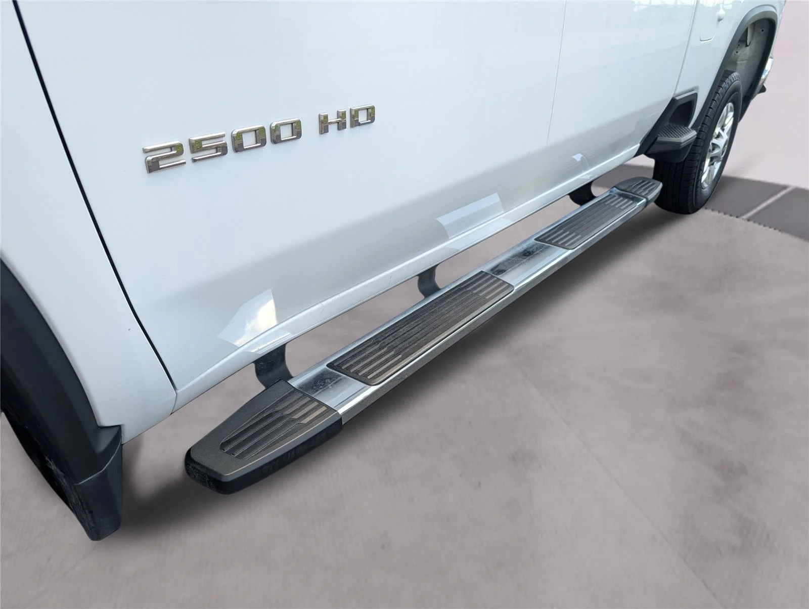 Used 2024 Summit White Chevrolet LT image 35